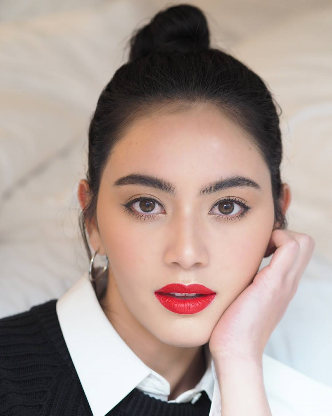 Sơn Tùng M-TP tung trailer chính thức, mời hẳn ma nữ xinh đẹp Davika làm bạn diễn